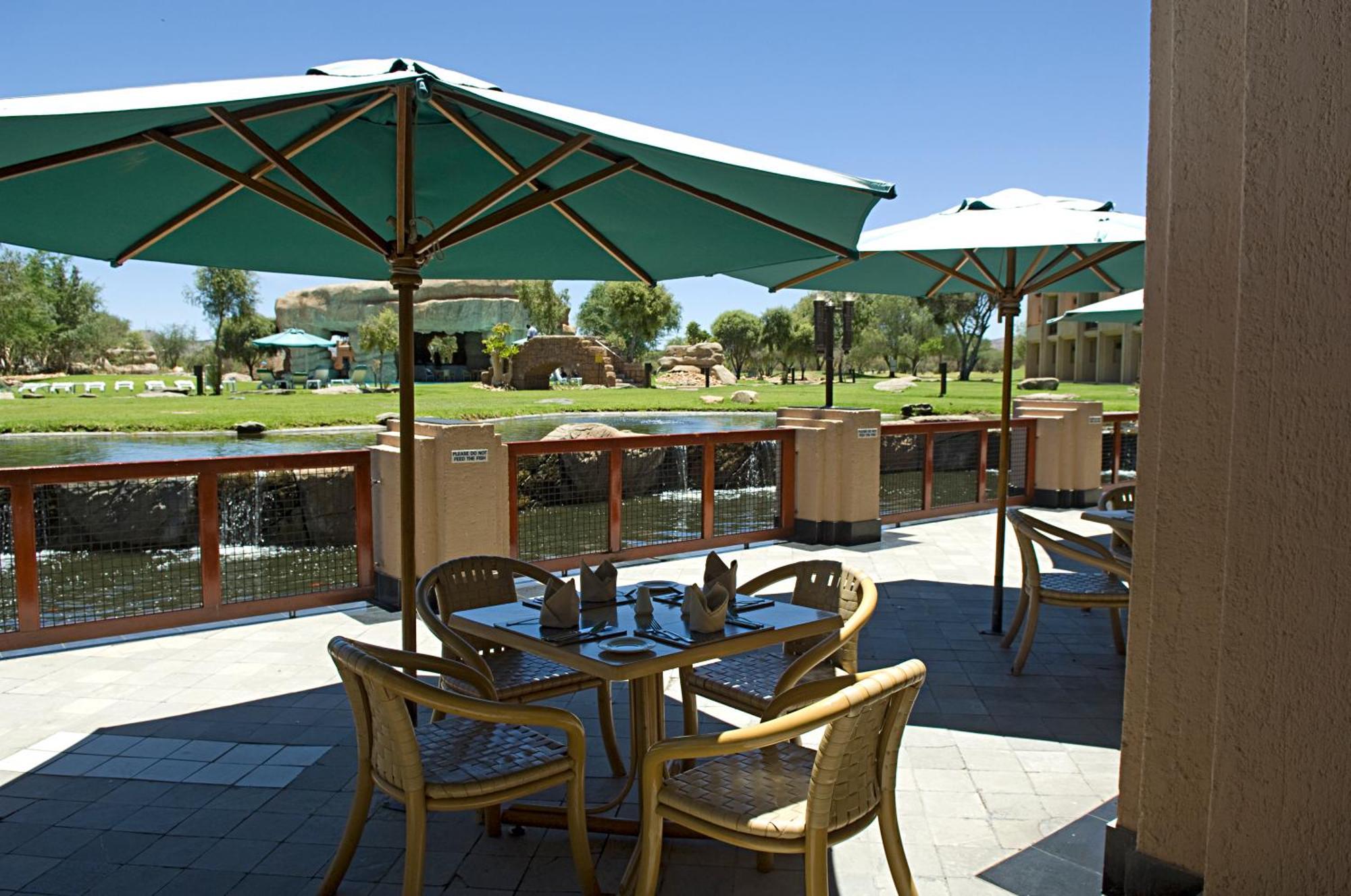 Windhoek Country Club Resort Exterior foto